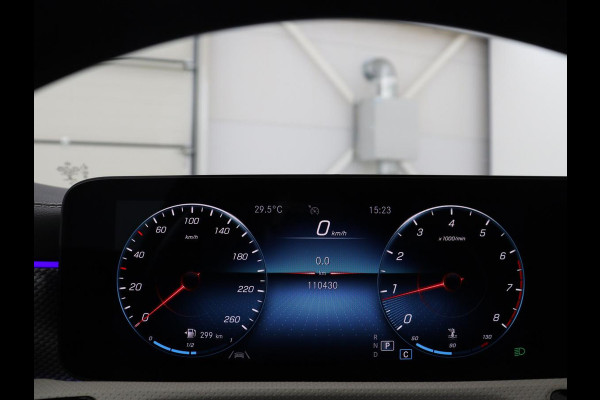 Mercedes-Benz CLA-Klasse Shooting Brake 180 Business Solution Luxury | Leder | Trekhaak | Stoelverwarming | Camera | Widescreen | Sfeerverlichting | Full LED | Park Assist | Climate control | Bluetooth