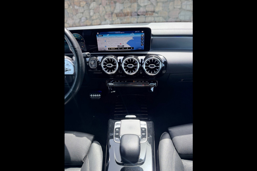 Mercedes-Benz A-Klasse 200 Business Solution AMG