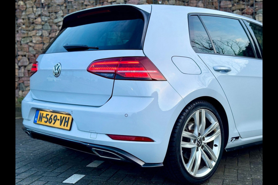 Volkswagen Golf 1.5 TSI Highline Business R