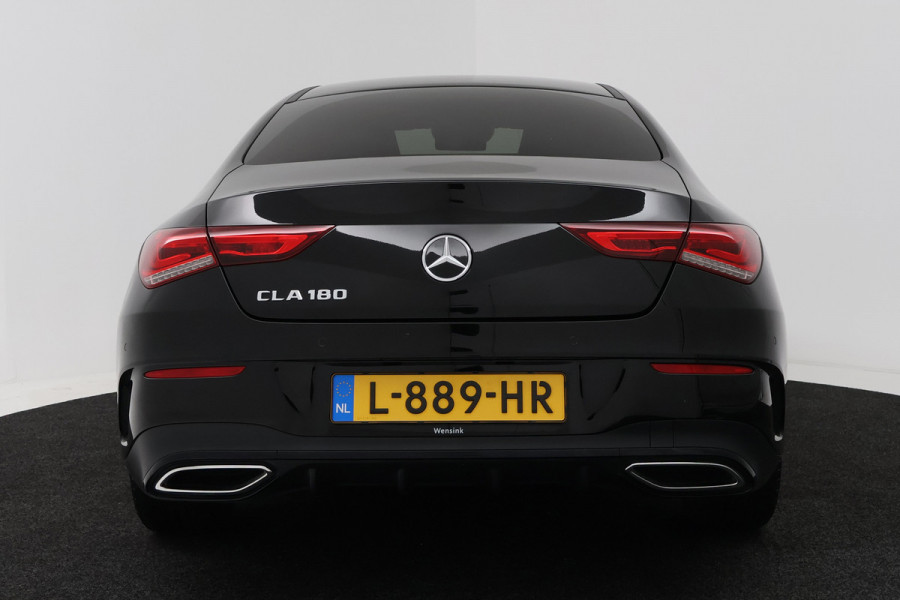 Mercedes-Benz CLA-Klasse 180 Business Solution AMG (SFEERVERLICHTING, STOELVERWARMING, NAVIGATIE, CRUISE CONTROL, PARKEERSENSOREN)