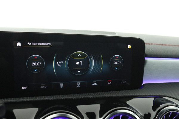 Mercedes-Benz CLA-Klasse 180 Business Solution AMG (SFEERVERLICHTING, STOELVERWARMING, NAVIGATIE, CRUISE CONTROL, PARKEERSENSOREN)