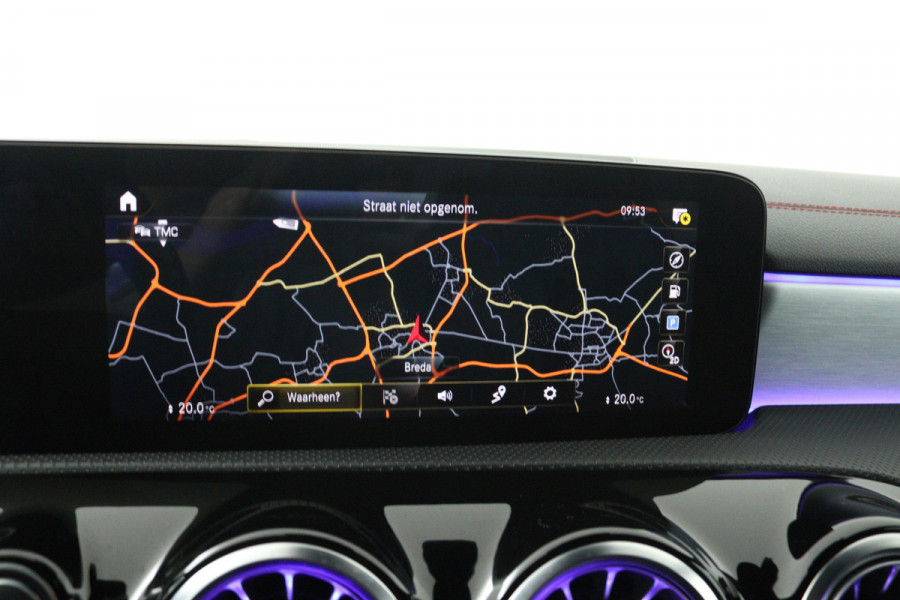 Mercedes-Benz CLA-Klasse 180 Business Solution AMG (SFEERVERLICHTING, STOELVERWARMING, NAVIGATIE, CRUISE CONTROL, PARKEERSENSOREN)