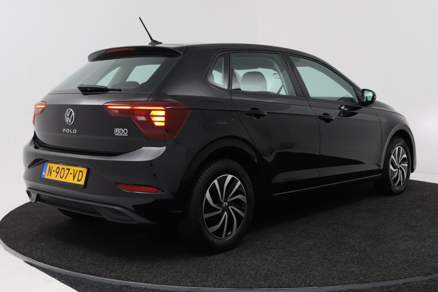 Volkswagen Polo 1.0 TSI Life Business (STOELVERWARMING, DIGITALE COCKPIT, CAMERA, CRUISE CONTROL ADAPTIEF, PARKEERSENSOREN)