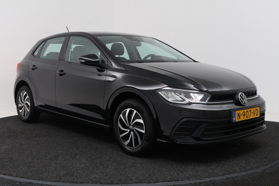 Volkswagen Polo 1.0 TSI Life Business (STOELVERWARMING, DIGITALE COCKPIT, CAMERA, CRUISE CONTROL ADAPTIEF, PARKEERSENSOREN)