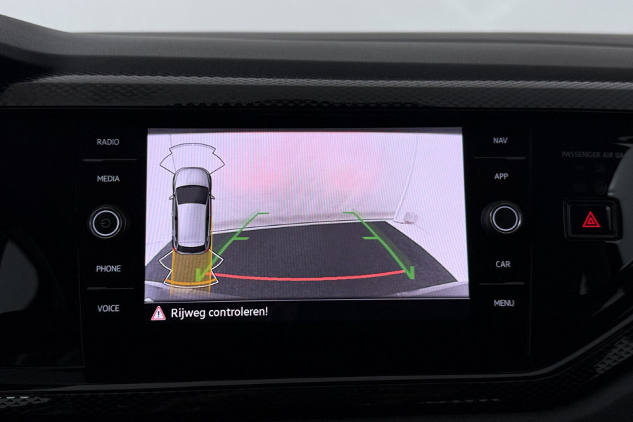 Volkswagen Polo 1.0 TSI Life Business (STOELVERWARMING, DIGITALE COCKPIT, CAMERA, CRUISE CONTROL ADAPTIEF, PARKEERSENSOREN)