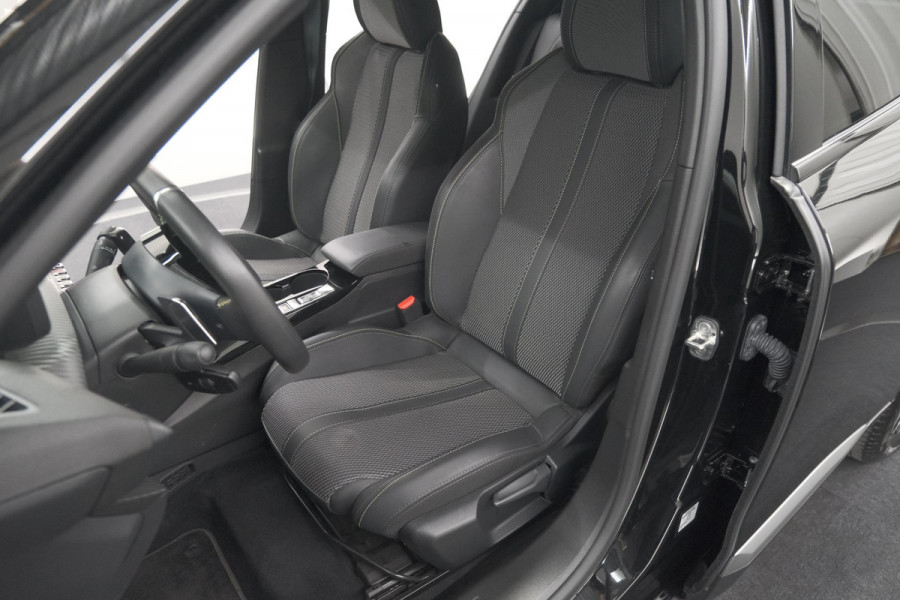 Peugeot 2008 1.2 Hybrid 145 GT | Camera | Apple Carplay | Parkeersensoren