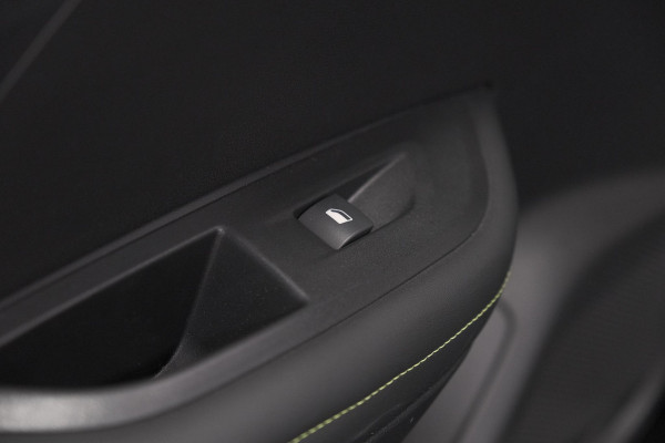 Peugeot 2008 1.2 Hybrid 145 GT | Camera | Apple Carplay | Parkeersensoren