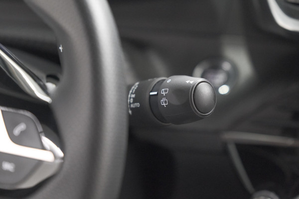 Peugeot 2008 1.2 Hybrid 145 GT | Camera | Apple Carplay | Parkeersensoren