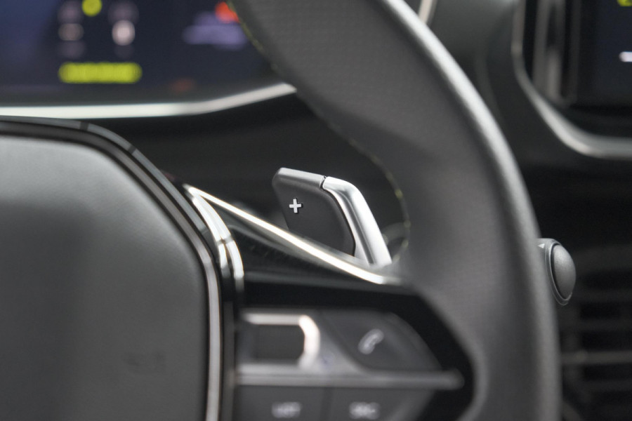 Peugeot 2008 1.2 Hybrid 145 GT | Camera | Apple Carplay | Parkeersensoren