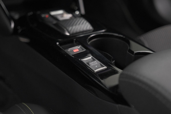 Peugeot 2008 1.2 Hybrid 145 GT | Camera | Apple Carplay | Parkeersensoren