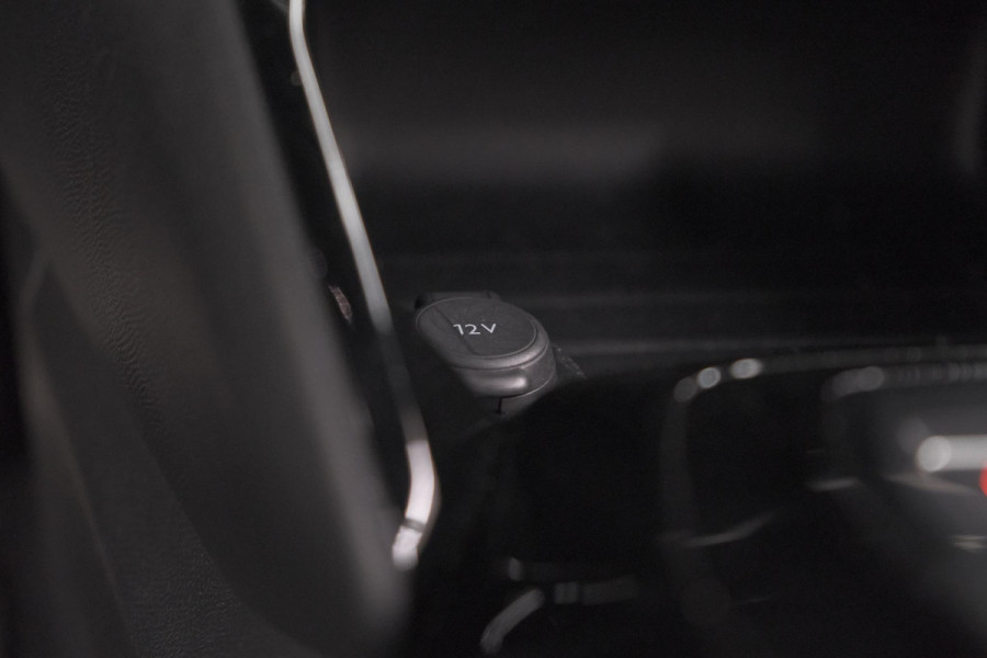 Peugeot 2008 1.2 Hybrid 145 GT | Camera | Apple Carplay | Parkeersensoren