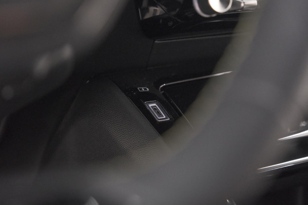 Peugeot 2008 1.2 Hybrid 145 GT | Camera | Apple Carplay | Parkeersensoren