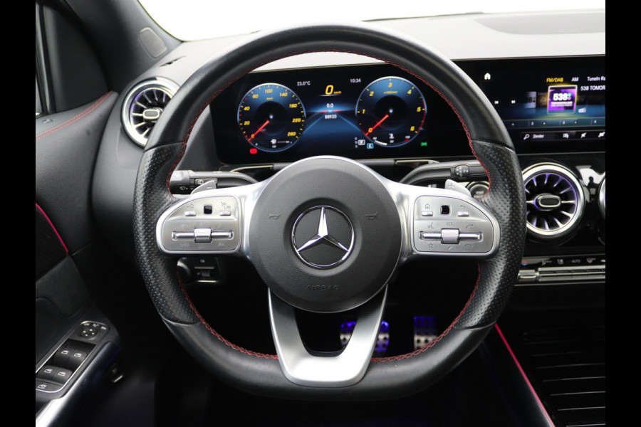 Mercedes-Benz GLA 200d AMG Distronic, Memory, Pano, Keyless, Sfeer