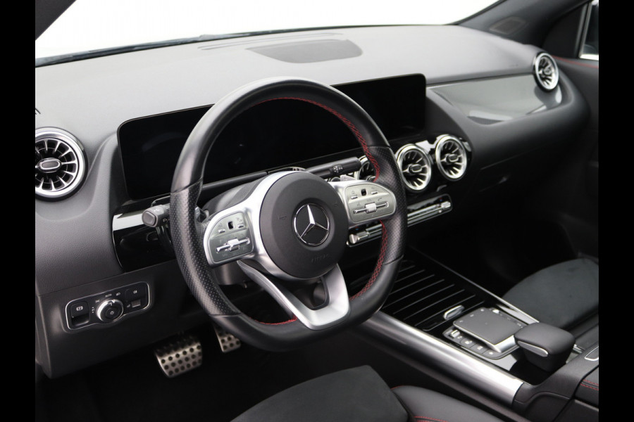 Mercedes-Benz GLA 200d AMG Distronic, Memory, Pano, Keyless, Sfeer