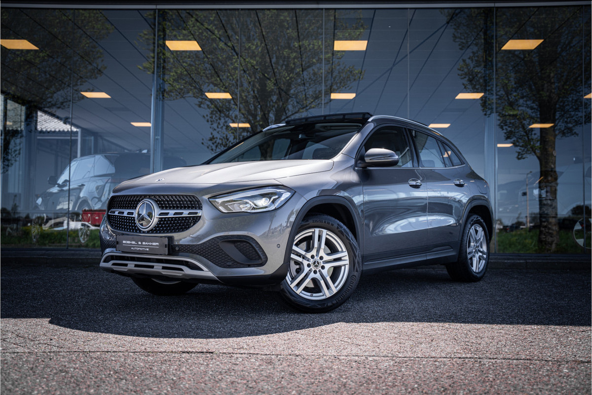 Mercedes-Benz GLA 250 e Style ** Panodak ** Trekhaak ** LED **