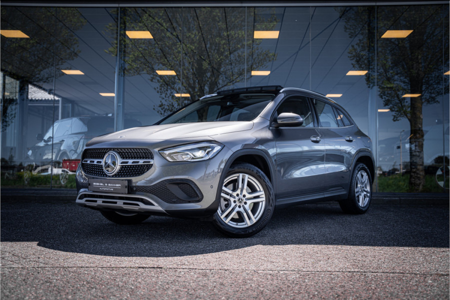 Mercedes-Benz GLA 250 e Style ** Panodak ** Trekhaak ** LED **