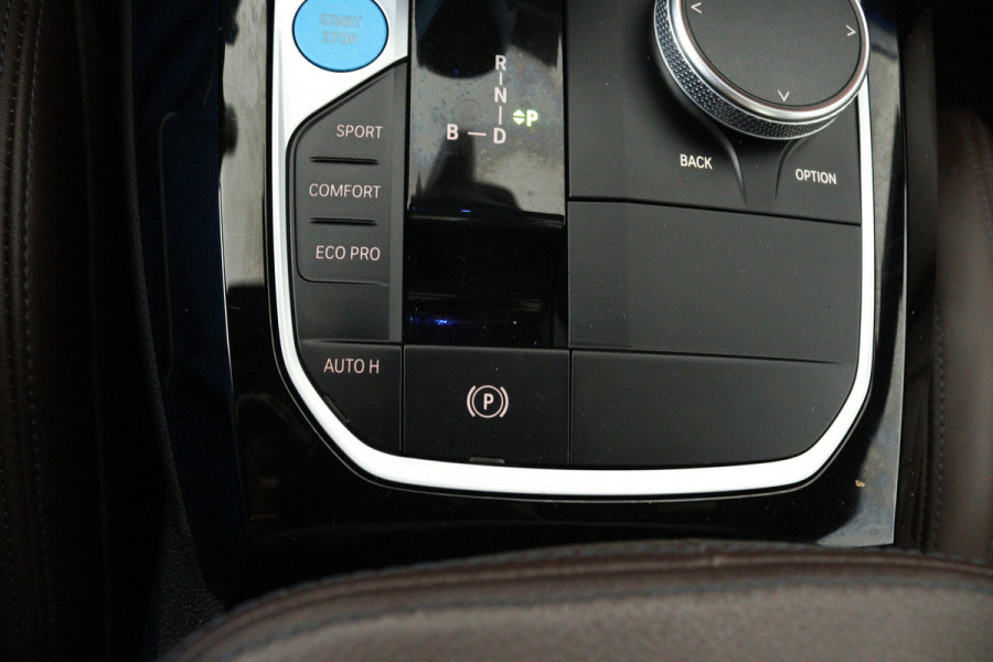 BMW iX3 High Executive 80 kWh (SOH 98,1%, PANO, CAMERA, STOEL/STUUR VERWARMING, ELEKTR STOELEN, CRUISE ADAPTIEF, PARKEERSENSOREN)