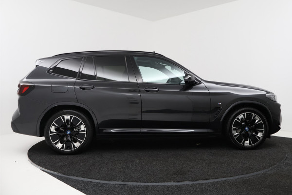 BMW iX3 High Executive 80 kWh (SOH 98,1%, PANO, CAMERA, STOEL/STUUR VERWARMING, ELEKTR STOELEN, CRUISE ADAPTIEF, PARKEERSENSOREN)