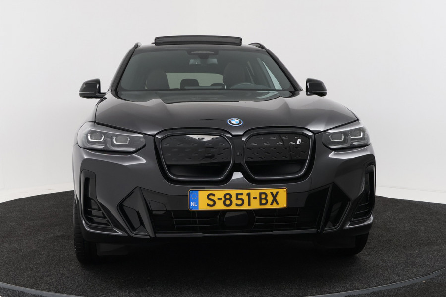 BMW iX3 High Executive 80 kWh (SOH 98,1%, PANO, CAMERA, STOEL/STUUR VERWARMING, ELEKTR STOELEN, CRUISE ADAPTIEF, PARKEERSENSOREN)