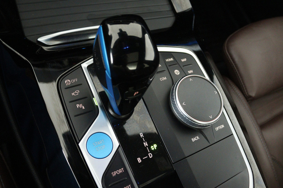 BMW iX3 High Executive 80 kWh (SOH 98,1%, PANO, CAMERA, STOEL/STUUR VERWARMING, ELEKTR STOELEN, CRUISE ADAPTIEF, PARKEERSENSOREN)