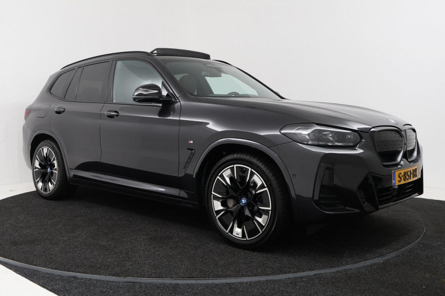 BMW iX3 High Executive 80 kWh (SOH 98,1%, PANO, CAMERA, STOEL/STUUR VERWARMING, ELEKTR STOELEN, CRUISE ADAPTIEF, PARKEERSENSOREN)