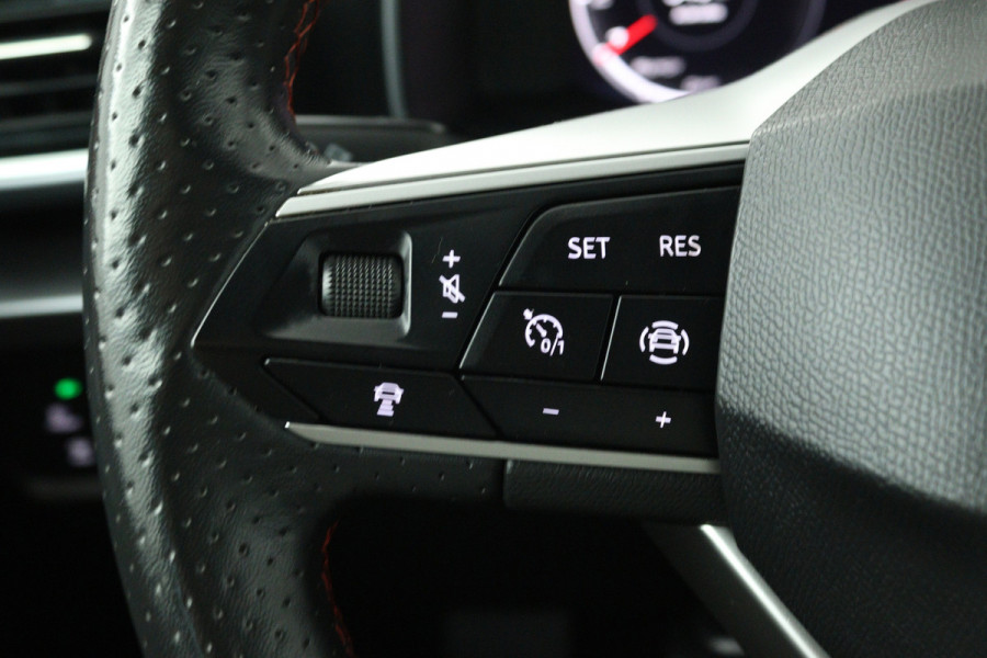 Seat Leon Sportstourer 1.5 TSI FR Launch Edition (DIGITALE COCKPIT, CRUISE ADAPTIEF, NAVIGATIE CARPLAY, PARKEERSENSOREN)