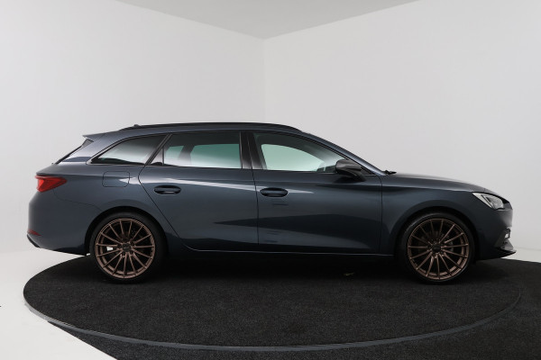 Seat Leon Sportstourer 1.5 TSI FR Launch Edition (DIGITALE COCKPIT, CRUISE ADAPTIEF, NAVIGATIE CARPLAY, PARKEERSENSOREN)