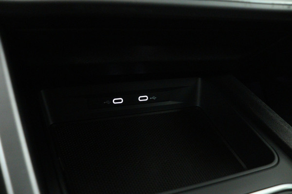 Seat Leon Sportstourer 1.5 TSI FR Launch Edition (DIGITALE COCKPIT, CRUISE ADAPTIEF, NAVIGATIE CARPLAY, PARKEERSENSOREN)
