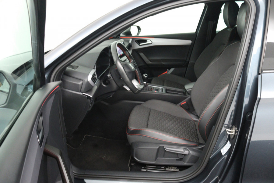 Seat Leon Sportstourer 1.5 TSI FR Launch Edition (DIGITALE COCKPIT, CRUISE ADAPTIEF, NAVIGATIE CARPLAY, PARKEERSENSOREN)
