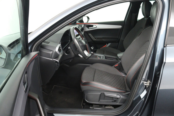 Seat Leon Sportstourer 1.5 TSI FR Launch Edition (DIGITALE COCKPIT, CRUISE ADAPTIEF, NAVIGATIE CARPLAY, PARKEERSENSOREN)