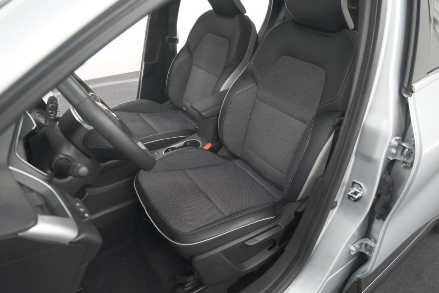 Renault Captur 1.6 E-Tech full hybrid 145 techno | Camera | Parkeersensoren | Climate control | Keyless