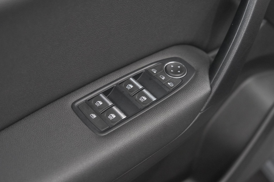 Renault Captur 1.6 E-Tech full hybrid 145 techno | Camera | Parkeersensoren | Climate control | Keyless