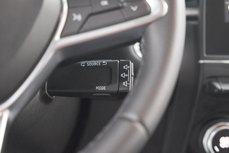 Renault Captur 1.6 E-Tech full hybrid 145 techno | Camera | Parkeersensoren | Climate control | Keyless