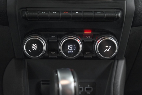 Renault Captur 1.6 E-Tech full hybrid 145 techno | Camera | Parkeersensoren | Climate control | Keyless