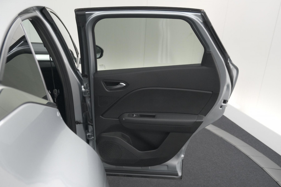 Renault Captur 1.6 E-Tech full hybrid 145 techno | Camera | Parkeersensoren | Climate control | Keyless