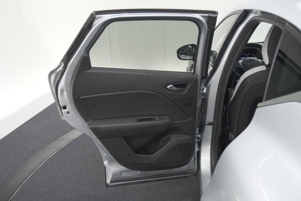 Renault Captur 1.6 E-Tech full hybrid 145 techno | Camera | Parkeersensoren | Climate control | Keyless
