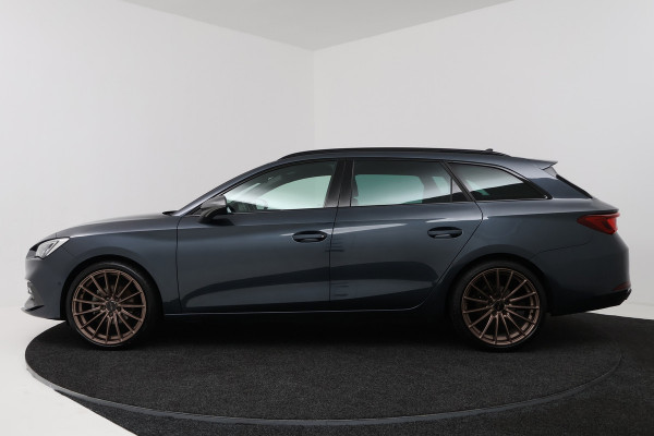 Seat Leon Sportstourer 1.5 TSI FR Launch Edition (DIGITALE COCKPIT, CRUISE ADAPTIEF, NAVIGATIE CARPLAY, PARKEERSENSOREN)