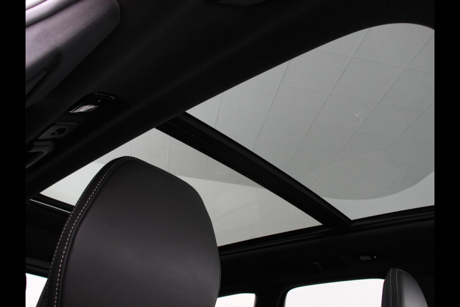 Volvo XC60 2.0 T6 Plug-in hybrid AWD Automaat Plus Dark Adaptieve cruise control Leder Navigatie Google Harman Kardon Panorama dak Lichtmetalen Velgen Dab Stoelverwarming Camera 360 Led Climate control Apple Carplay/ Android Auto