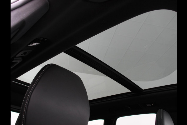 Volvo XC60 2.0 T6 Plug-in hybrid AWD Automaat Plus Dark Adaptieve cruise control Leder Navigatie Google Harman Kardon Panorama dak Lichtmetalen Velgen Dab Stoelverwarming Camera 360 Led Climate control Apple Carplay/ Android Auto