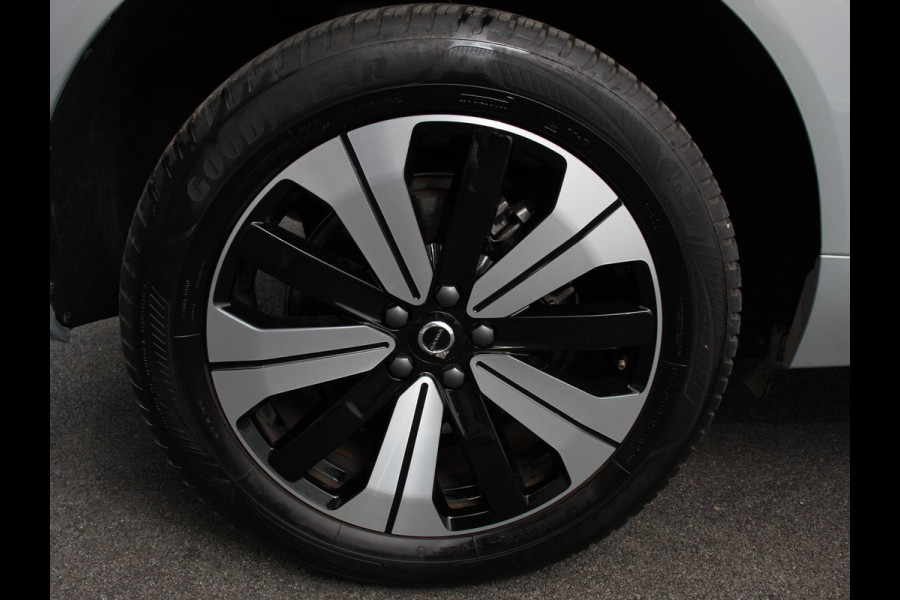 Volvo XC60 2.0 T6 Plug-in hybrid AWD Automaat Plus Dark Adaptieve cruise control Leder Navigatie Google Harman Kardon Panorama dak Lichtmetalen Velgen Dab Stoelverwarming Camera 360 Led Climate control Apple Carplay/ Android Auto