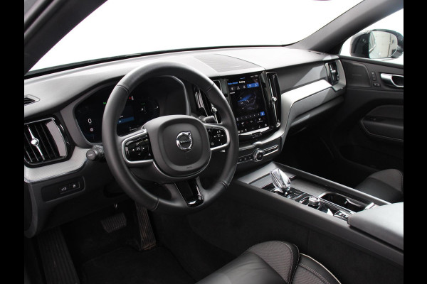 Volvo XC60 2.0 T6 Plug-in hybrid AWD Automaat Plus Dark Adaptieve cruise control Leder Navigatie Google Harman Kardon Panorama dak Lichtmetalen Velgen Dab Stoelverwarming Camera 360 Led Climate control Apple Carplay/ Android Auto