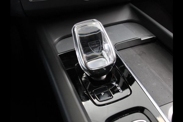 Volvo XC60 2.0 T6 Plug-in hybrid AWD Automaat Plus Dark Adaptieve cruise control Leder Navigatie Google Harman Kardon Panorama dak Lichtmetalen Velgen Dab Stoelverwarming Camera 360 Led Climate control Apple Carplay/ Android Auto