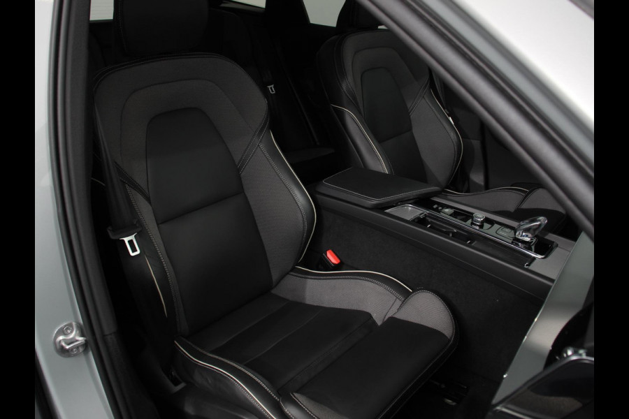 Volvo XC60 2.0 T6 Plug-in hybrid AWD Automaat Plus Dark Adaptieve cruise control Leder Navigatie Google Harman Kardon Panorama dak Lichtmetalen Velgen Dab Stoelverwarming Camera 360 Led Climate control Apple Carplay/ Android Auto