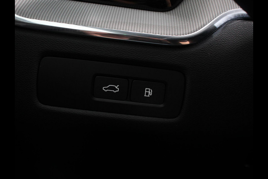 Volvo XC60 2.0 T6 Plug-in hybrid AWD Automaat Plus Dark Adaptieve cruise control Leder Navigatie Google Harman Kardon Panorama dak Lichtmetalen Velgen Dab Stoelverwarming Camera 360 Led Climate control Apple Carplay/ Android Auto
