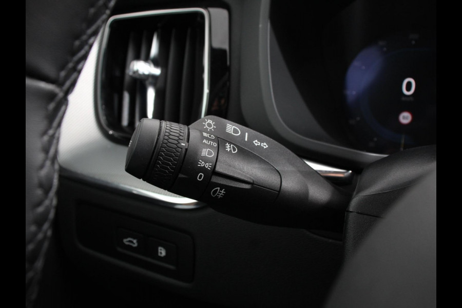 Volvo XC60 2.0 T6 Plug-in hybrid AWD Automaat Plus Dark Adaptieve cruise control Leder Navigatie Google Harman Kardon Panorama dak Lichtmetalen Velgen Dab Stoelverwarming Camera 360 Led Climate control Apple Carplay/ Android Auto