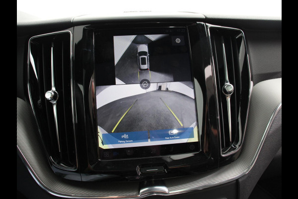 Volvo XC60 2.0 T6 Plug-in hybrid AWD Automaat Plus Dark Adaptieve cruise control Leder Navigatie Google Harman Kardon Panorama dak Lichtmetalen Velgen Dab Stoelverwarming Camera 360 Led Climate control Apple Carplay/ Android Auto
