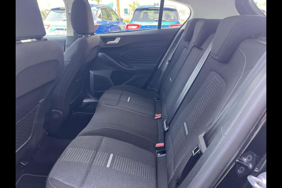Ford Focus 1.0 EcoBoost Hybrid Active X 155pk |  Driver Assistance Pack | Trekhaak | SYNC 4 Navigatie | Winterpack