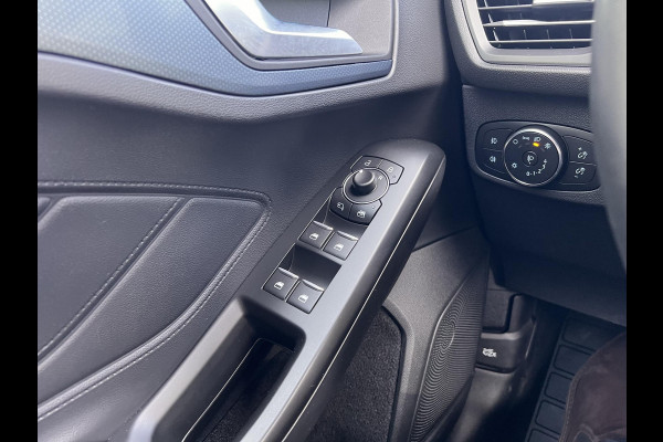 Ford Focus 1.0 EcoBoost Hybrid Active X 155pk |  Driver Assistance Pack | Trekhaak | SYNC 4 Navigatie | Winterpack