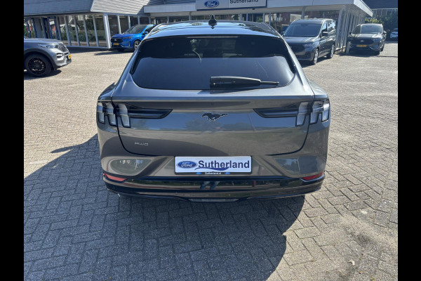 Ford Mustang Mach-E Extended Premium AWD 98 kWh 351pk | Panoramadak | 1.500kg Trekgewicht