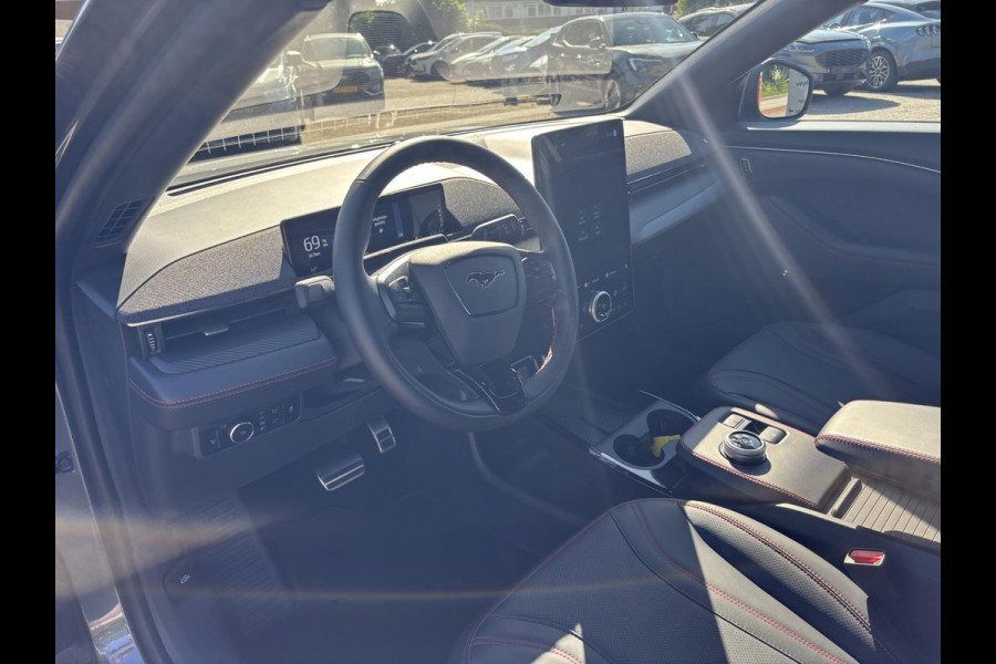 Ford Mustang Mach-E Extended Premium AWD 98 kWh 351pk | Panoramadak | 1.500kg Trekgewicht